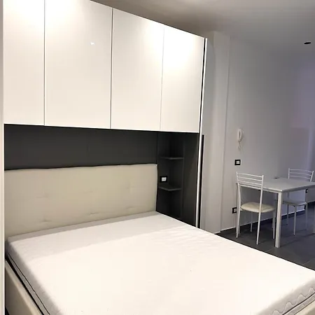 Silver White Apartment *
