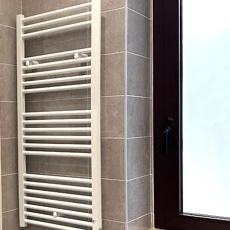 Silver White Cremona